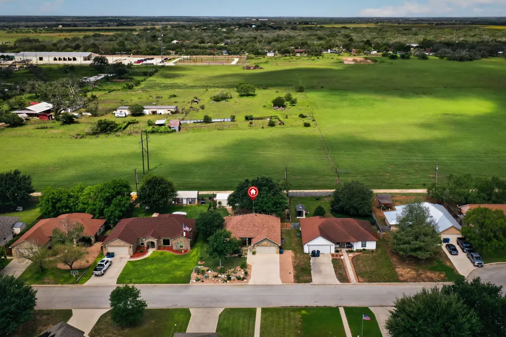 317 Yorktown Pleasanton, TX 78064