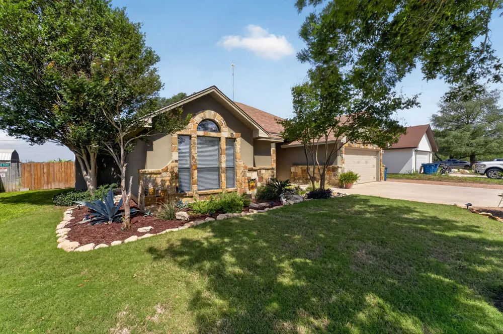 317 Yorktown Pleasanton, TX 78064