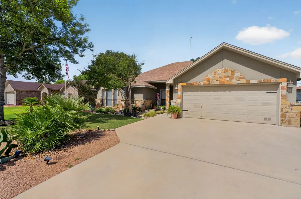 317 Yorktown Pleasanton, TX 78064