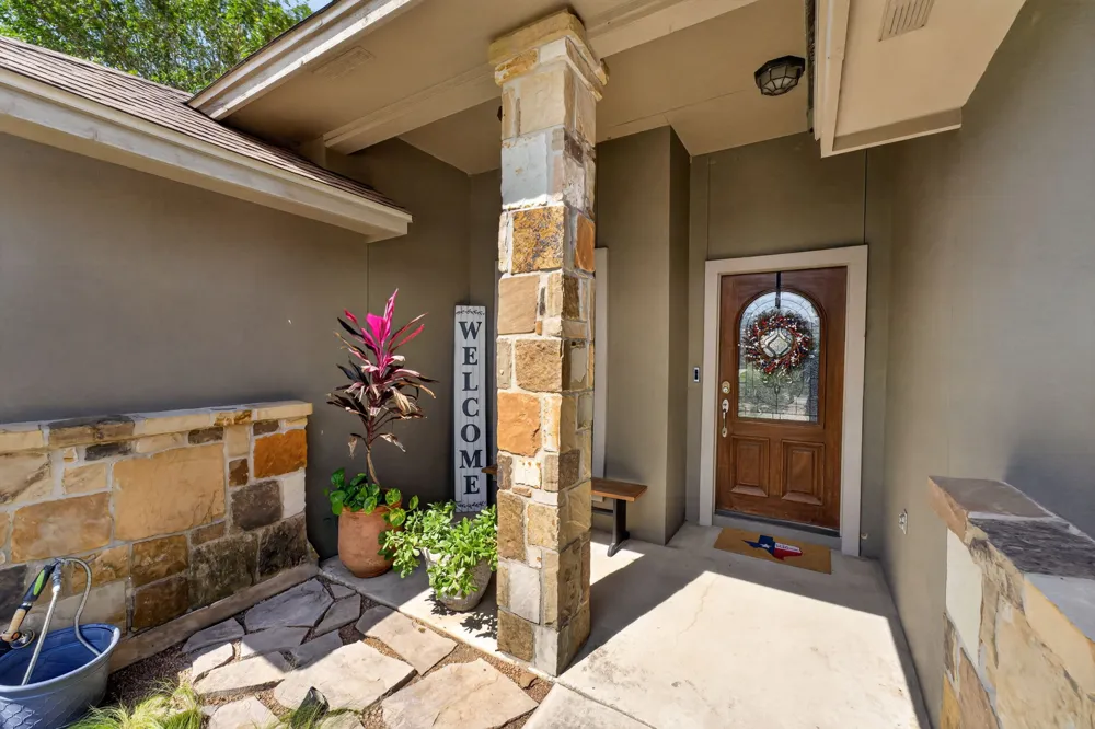 317 Yorktown Pleasanton, TX 78064