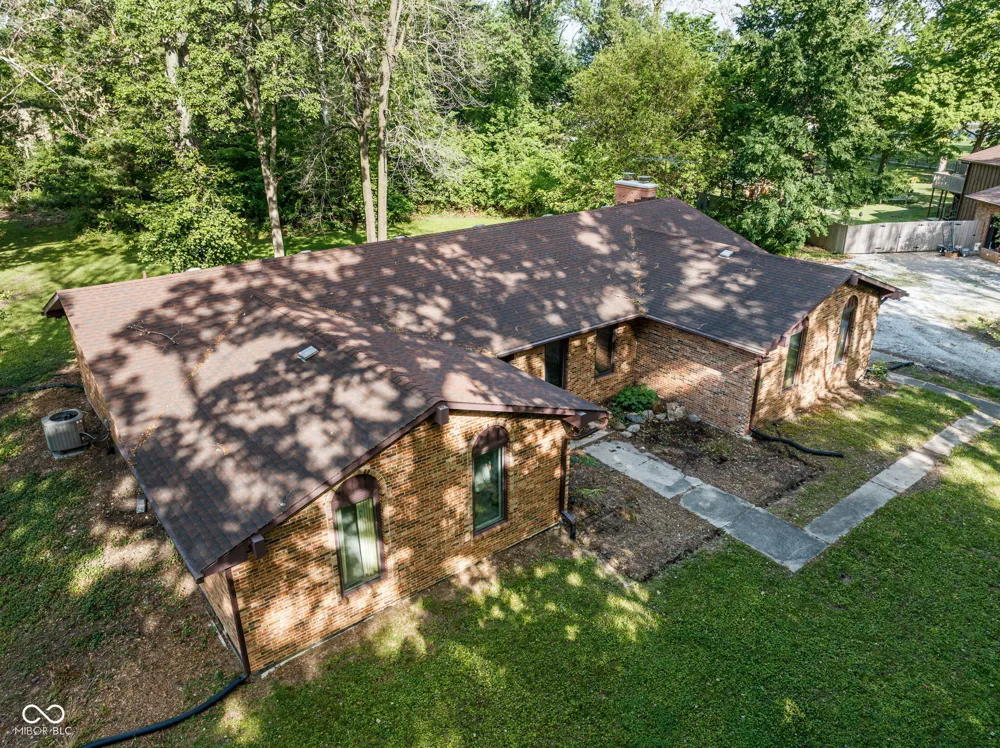 1186 S 200 E Kokomo, IN 46902
