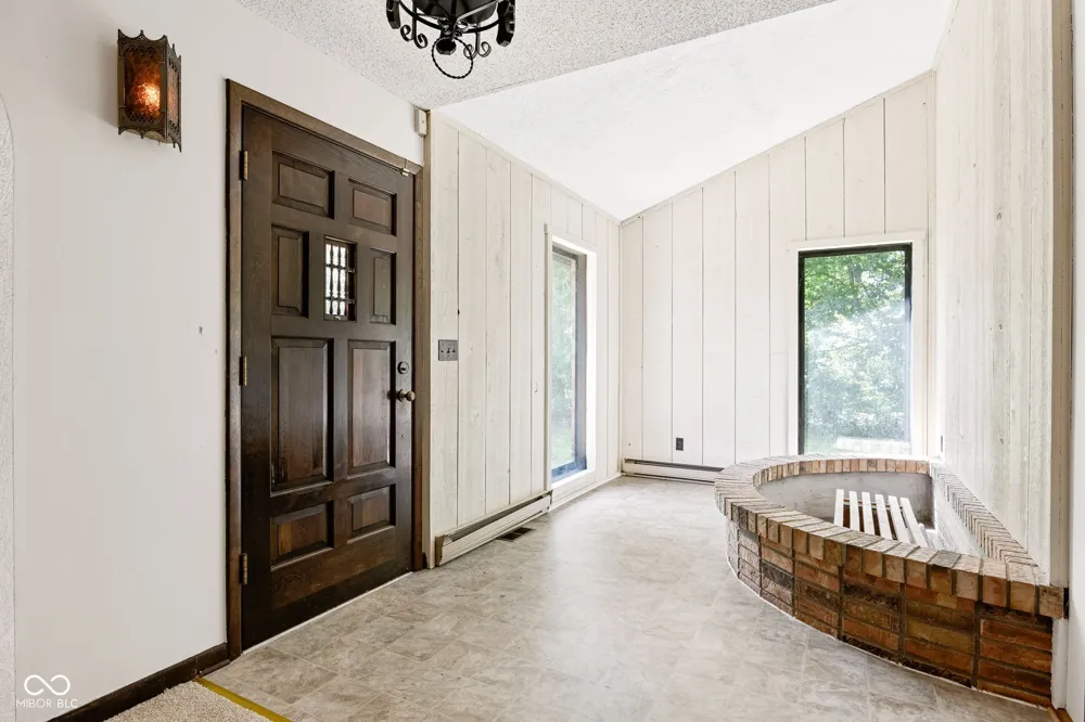 1186 S 200 E Kokomo, IN 46902