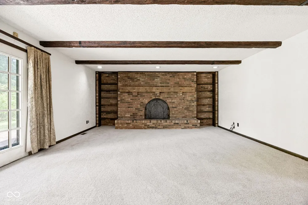1186 S 200 E Kokomo, IN 46902