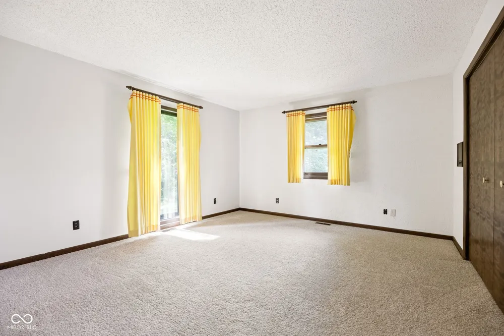 1186 S 200 E Kokomo, IN 46902