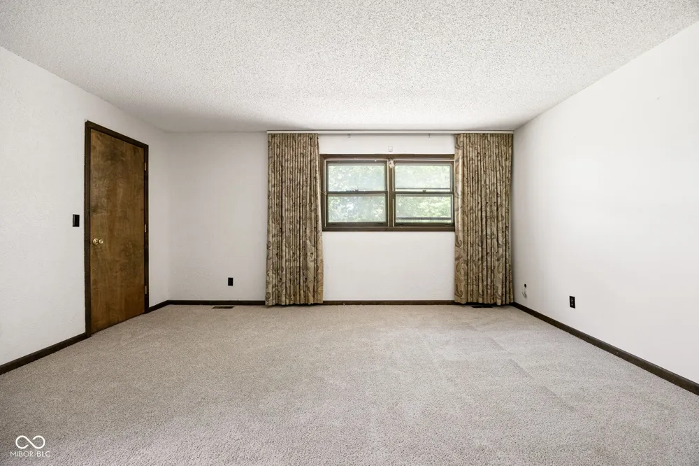 1186 S 200 E Kokomo, IN 46902
