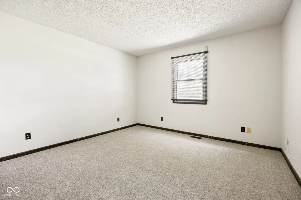 1186 S 200 E Kokomo, IN 46902