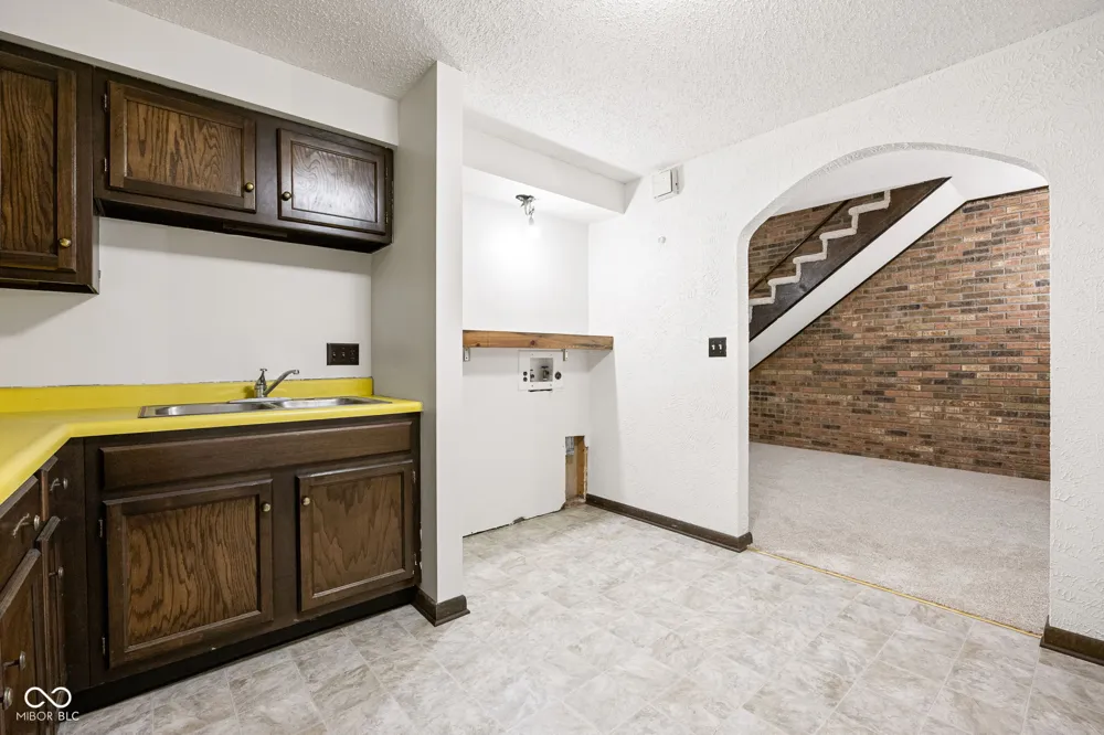 1186 S 200 E Kokomo, IN 46902