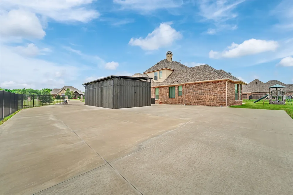 2600 W Hendrix Avenue Lucas, TX 75002