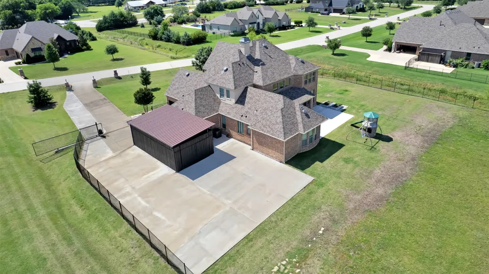 2600 W Hendrix Avenue Lucas, TX 75002