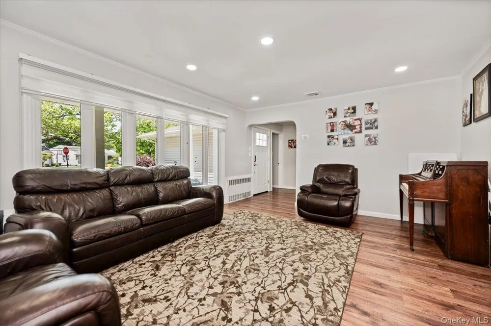 534 Allen Road Woodmere, NY 11598