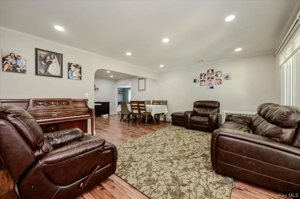 534 Allen Road Woodmere, NY 11598