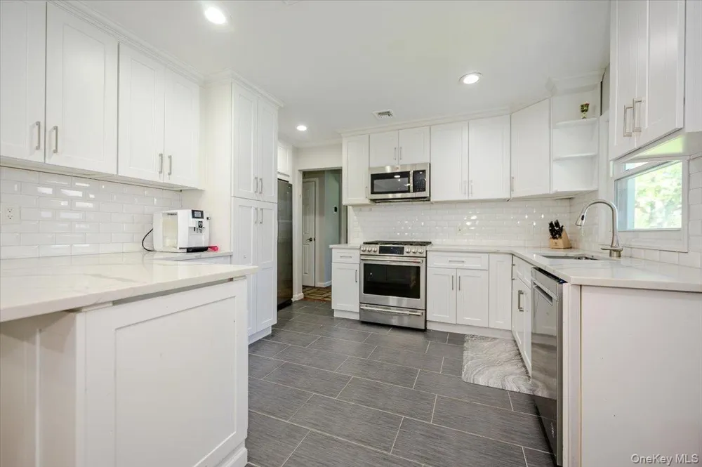 534 Allen Road Woodmere, NY 11598