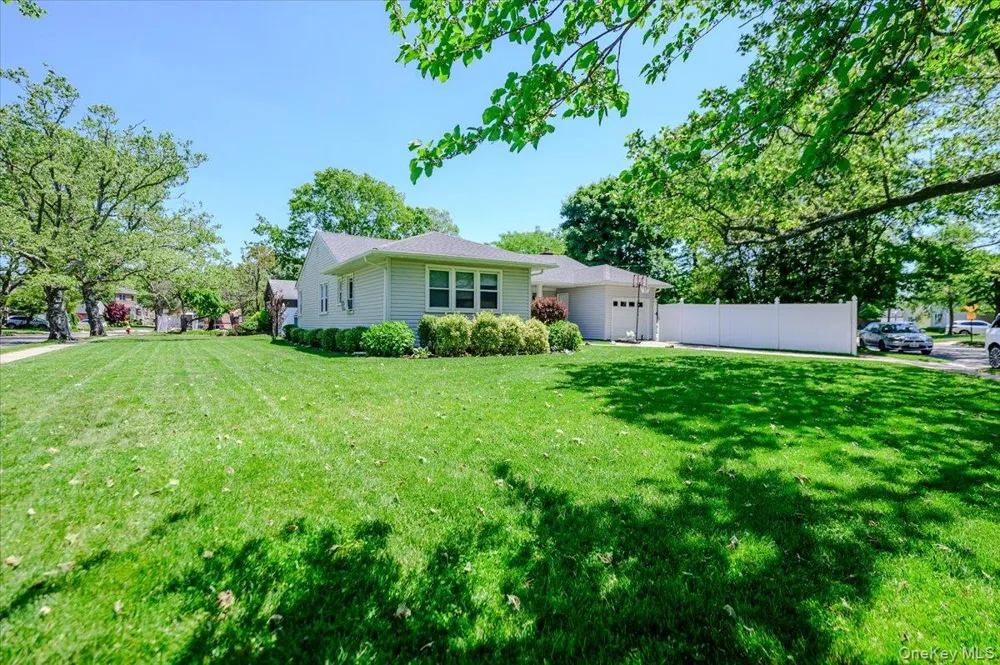 534 Allen Road Woodmere, NY 11598