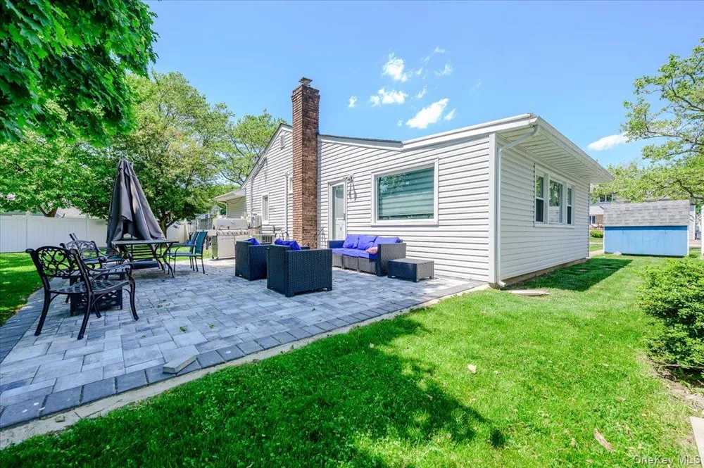 534 Allen Road Woodmere, NY 11598