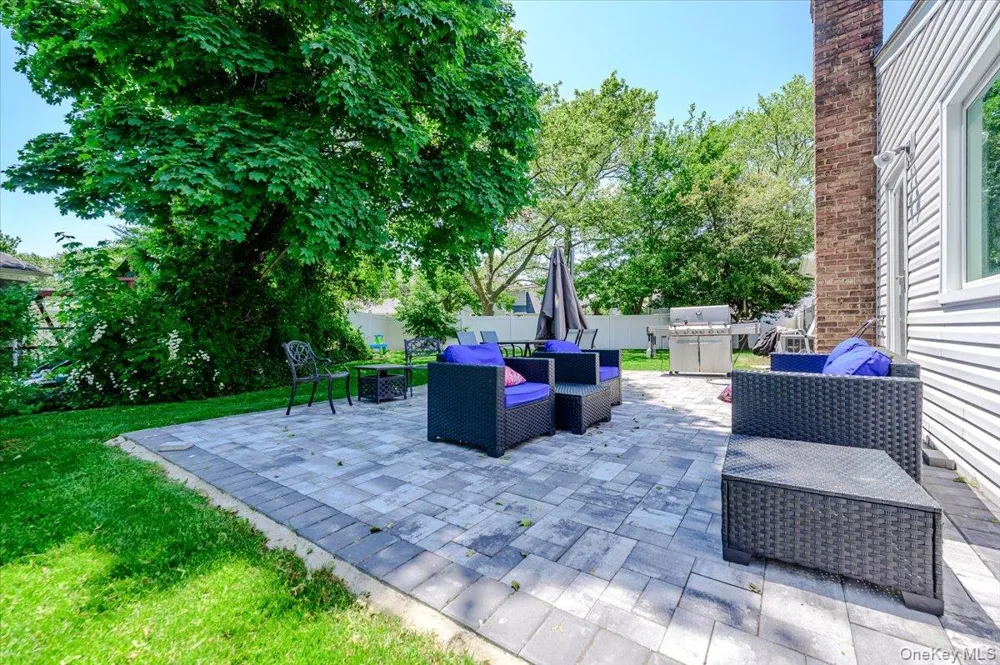 534 Allen Road Woodmere, NY 11598