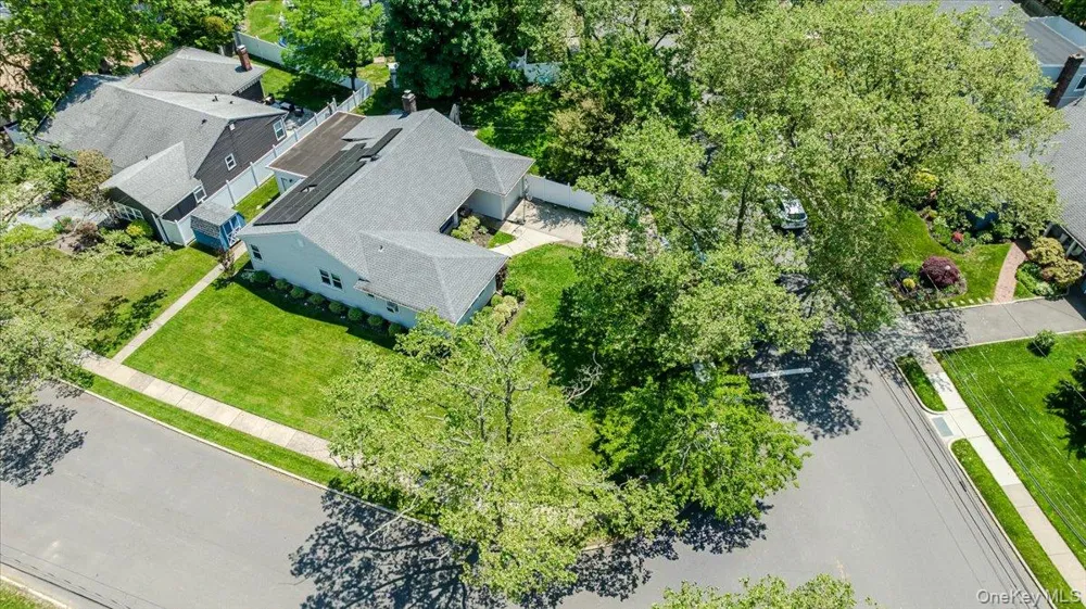 534 Allen Road Woodmere, NY 11598