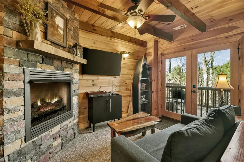 287 Rhonda Lane Mineral Bluff, GA 30559