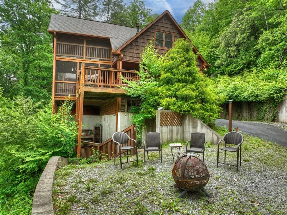 287 Rhonda Lane Mineral Bluff, GA 30559