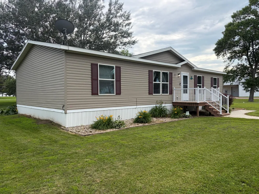 751 Dewey Street Walnut Grove, MN 56180