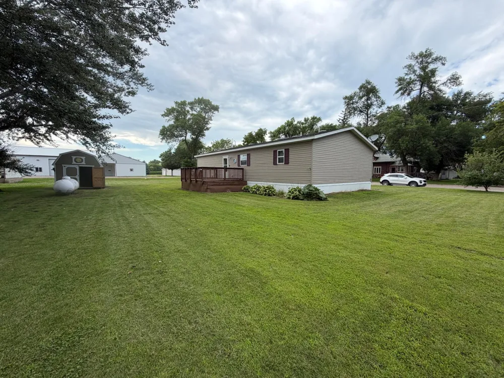 751 Dewey Street Walnut Grove, MN 56180