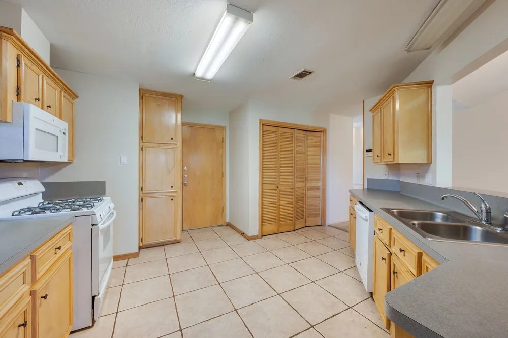 2007 Sandalwood Lane Bryan, TX 77807
