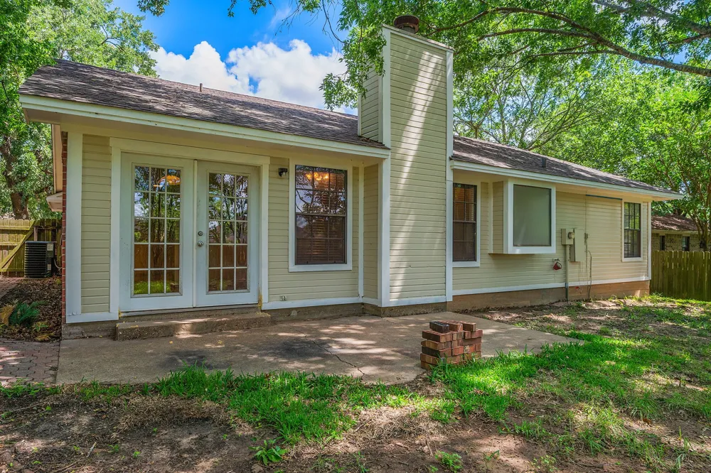 2007 Sandalwood Lane Bryan, TX 77807