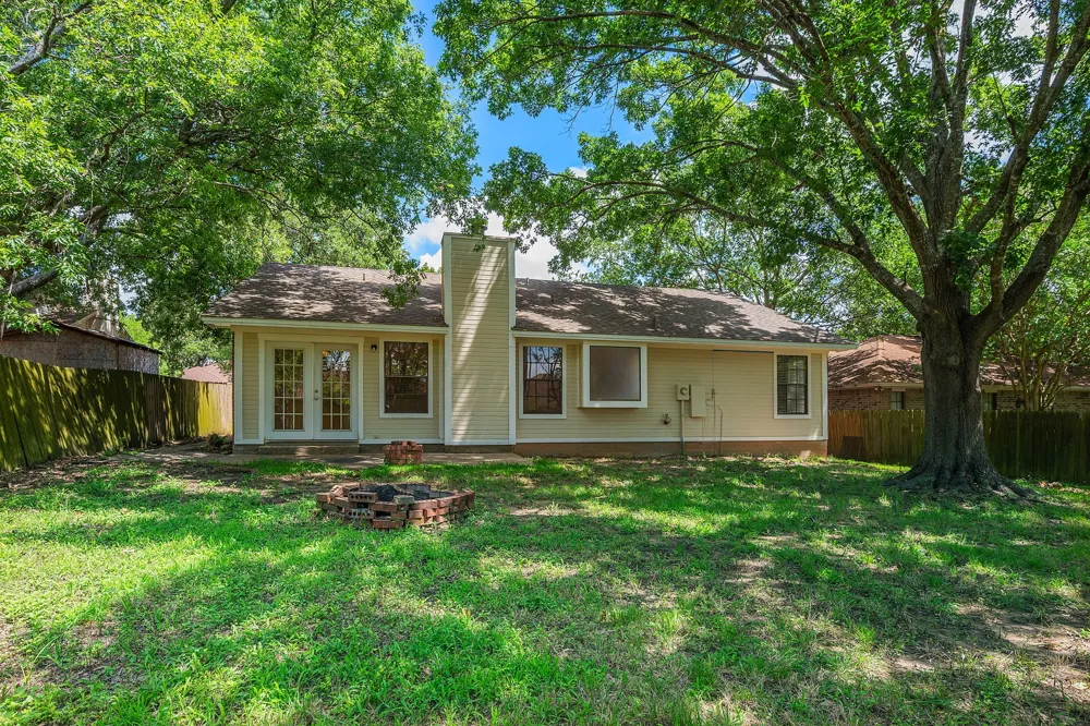 2007 Sandalwood Lane Bryan, TX 77807