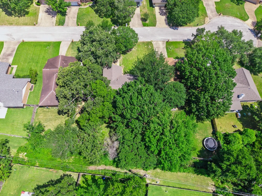 2007 Sandalwood Lane Bryan, TX 77807