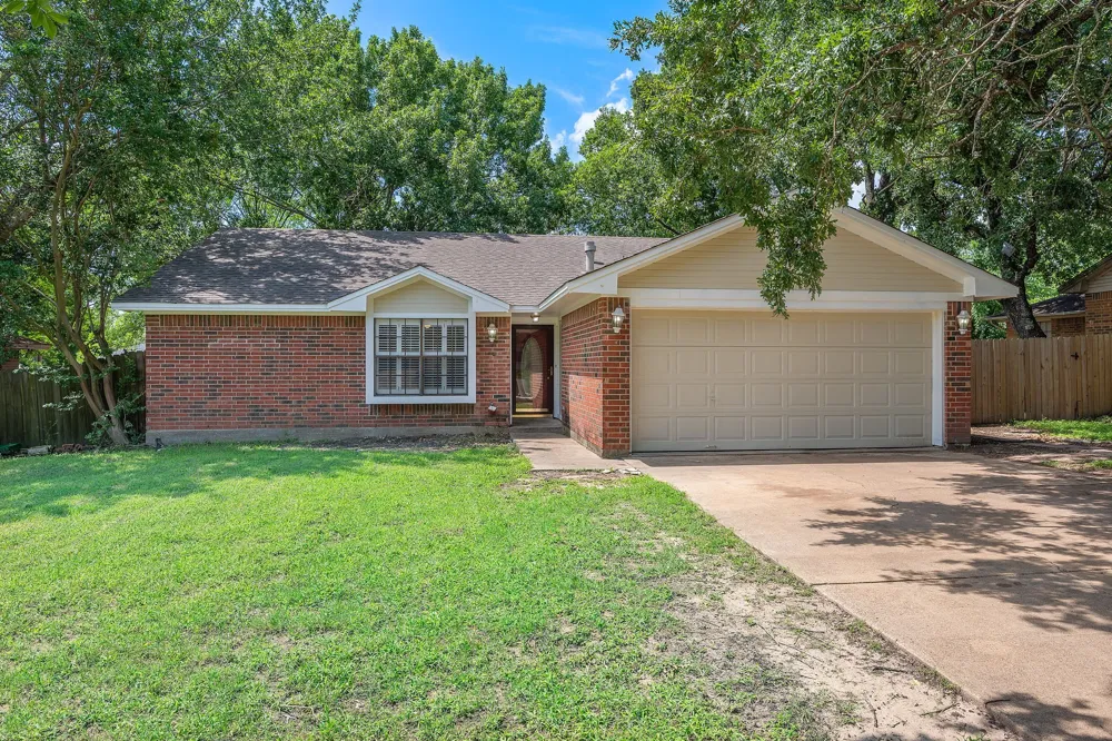 2007 Sandalwood Lane Bryan, TX 77807