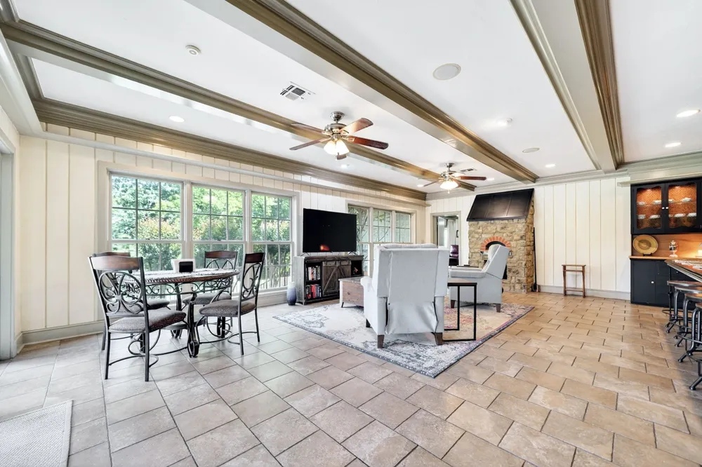 1901 Rose Point Athens, TX 75752