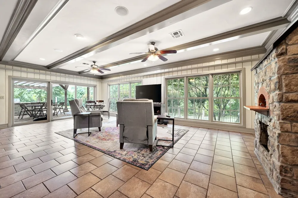 1901 Rose Point Athens, TX 75752