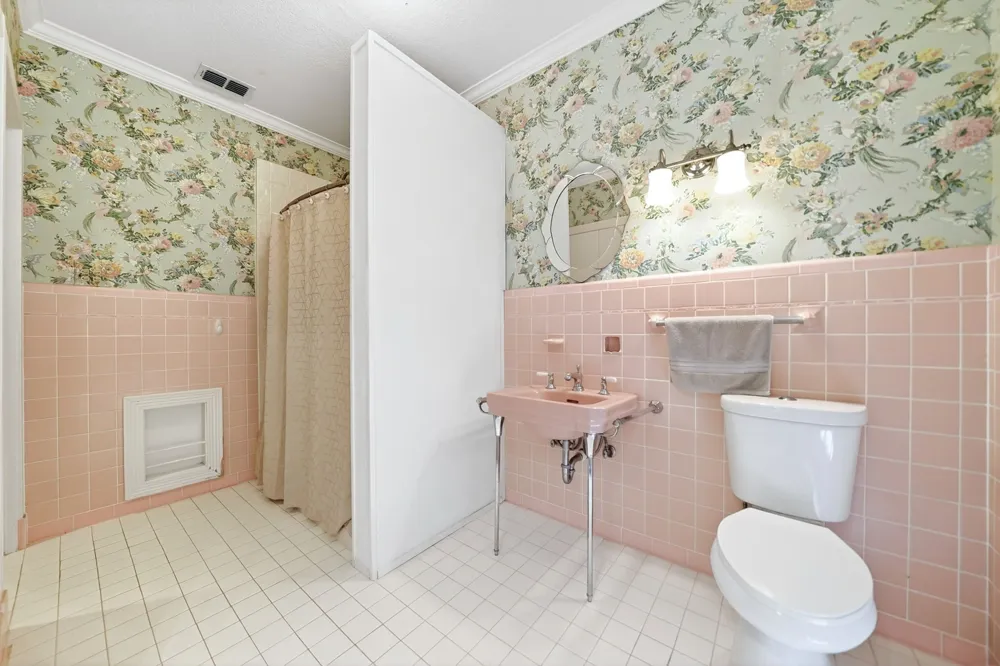 1901 Rose Point Athens, TX 75752