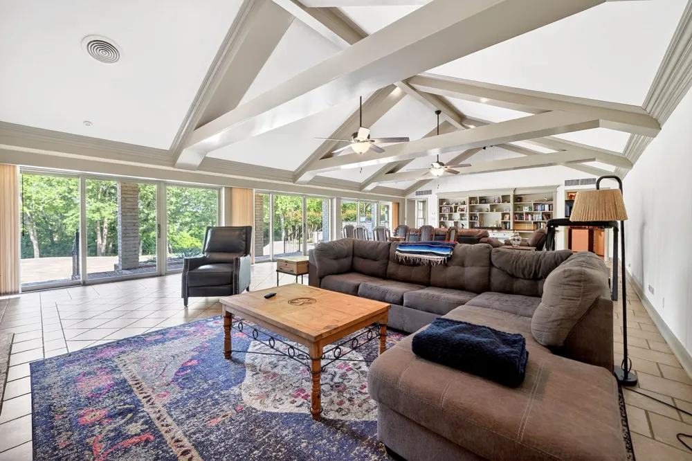 1901 Rose Point Athens, TX 75752