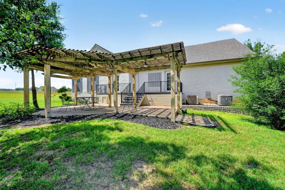 1901 Rose Point Athens, TX 75752