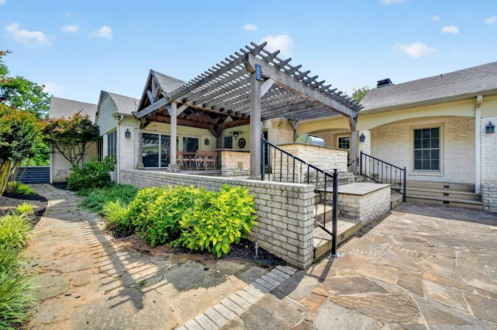 1901 Rose Point Athens, TX 75752
