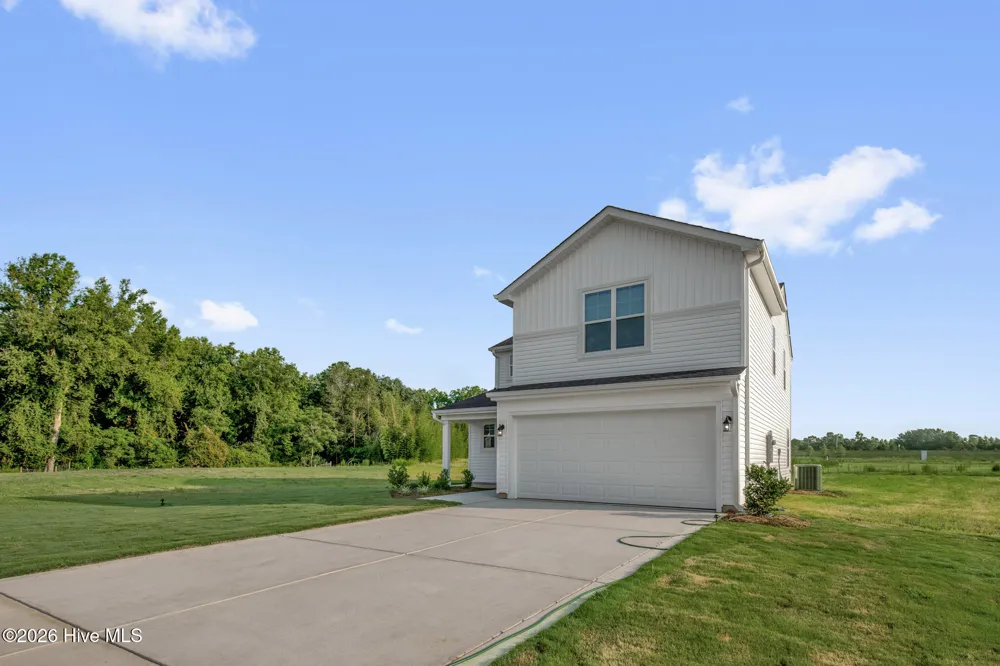 94 Coachman Lane Autryville, NC 28318