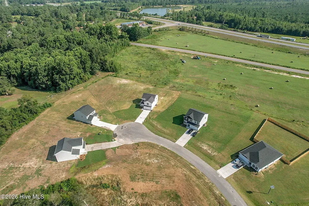 94 Coachman Lane Autryville, NC 28318
