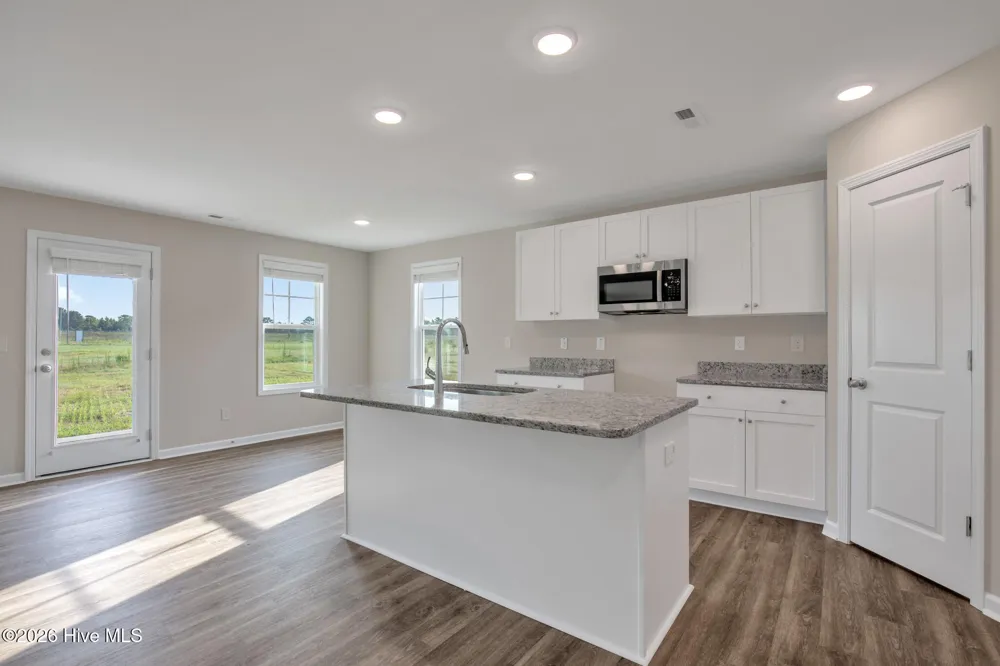 94 Coachman Lane Autryville, NC 28318