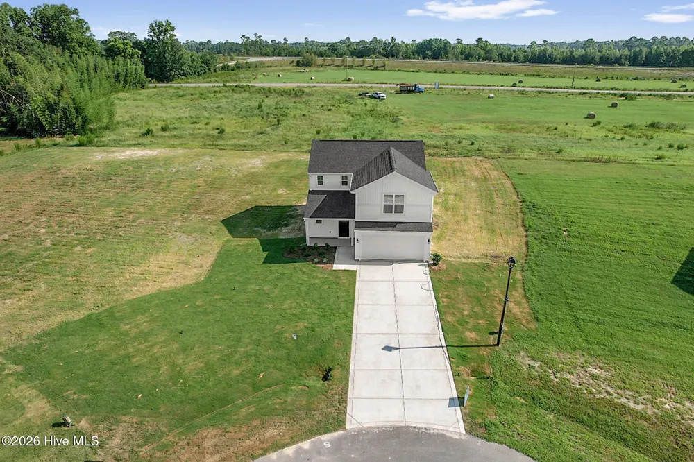 94 Coachman Lane Autryville, NC 28318