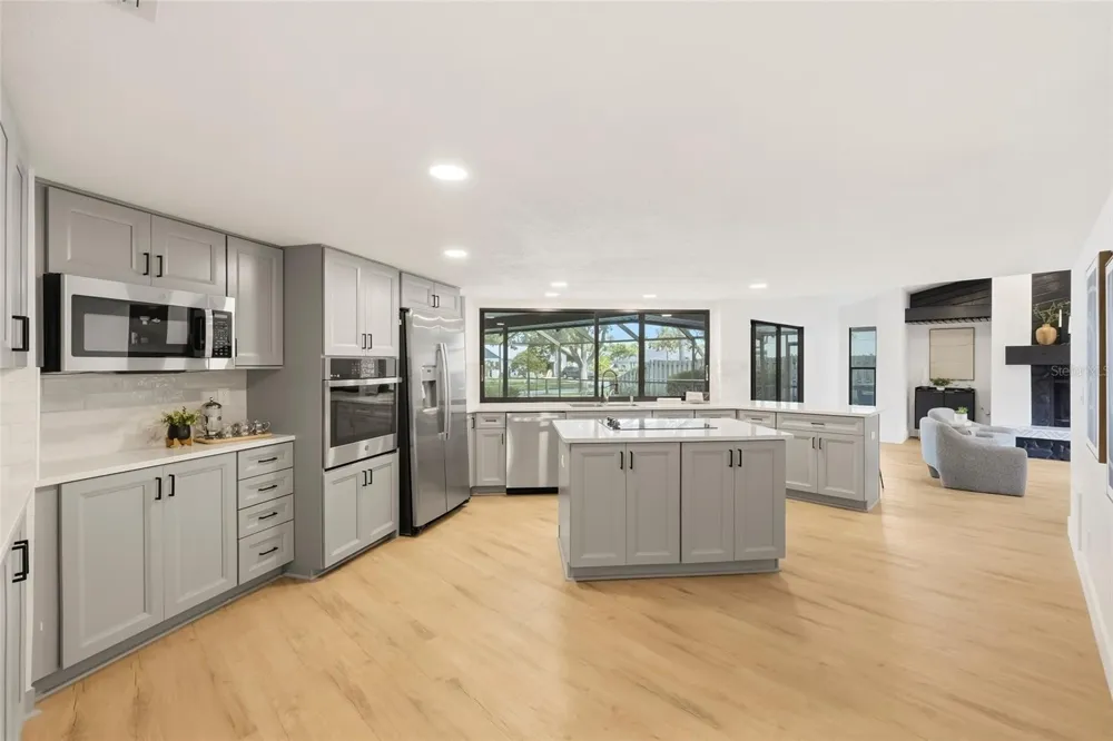 2700 SEDGEFIELD COURT E Clearwater, FL 33761