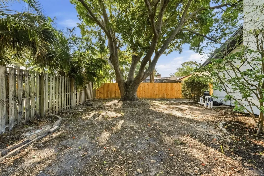 2700 SEDGEFIELD COURT E Clearwater, FL 33761