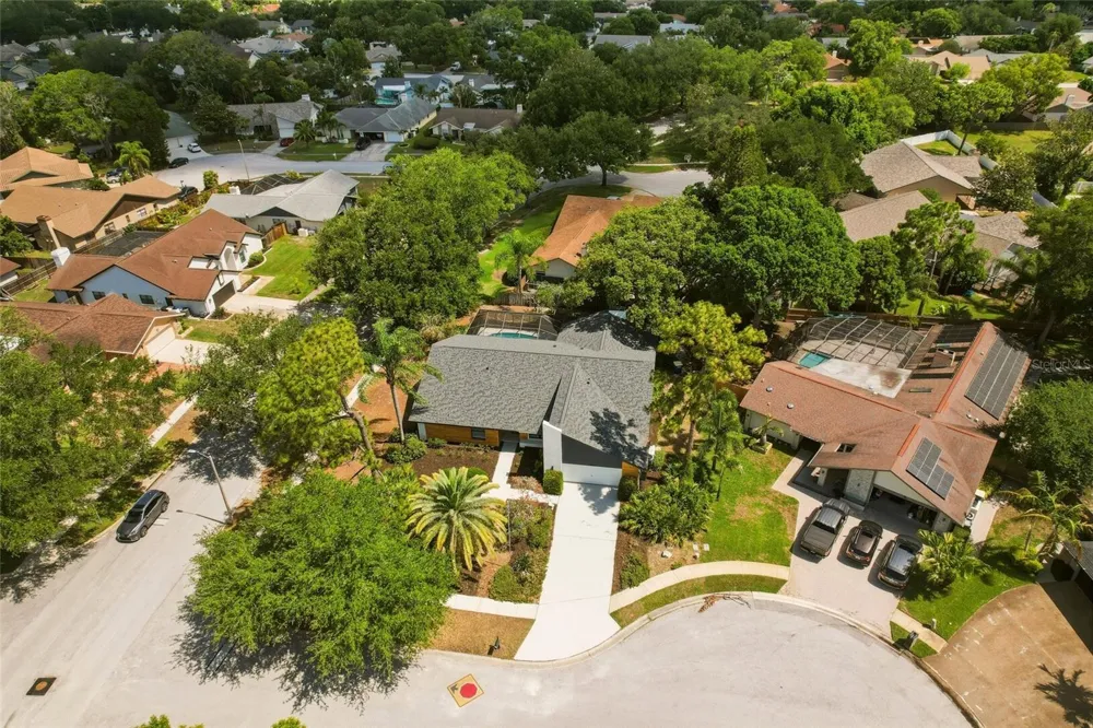 2700 SEDGEFIELD COURT E Clearwater, FL 33761