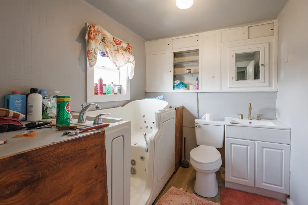2202 Chester Street Sweetwater, TX 79556