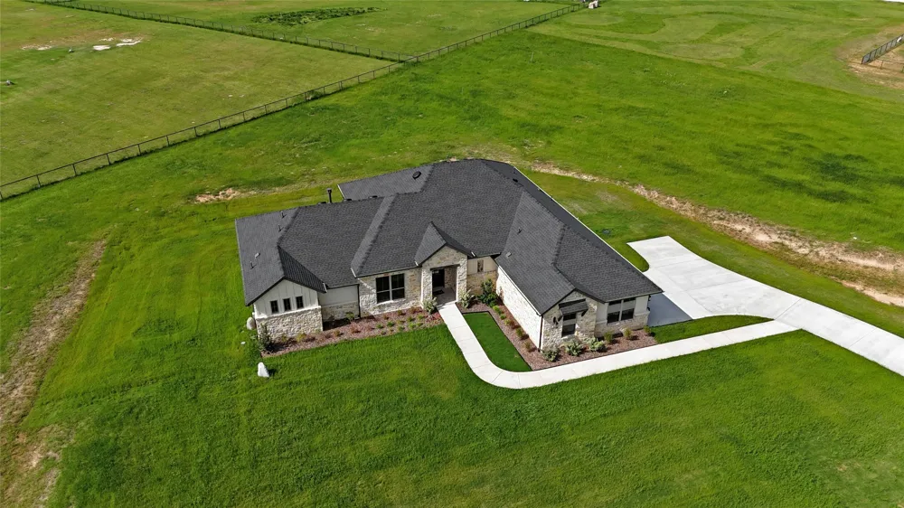 1099 Paradise Parkway Poolville, TX 76487
