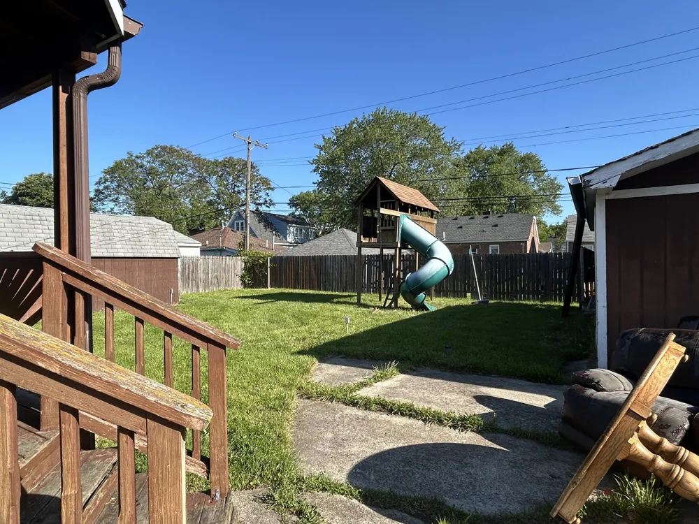 8105 Toepfer Warren, MI 48089