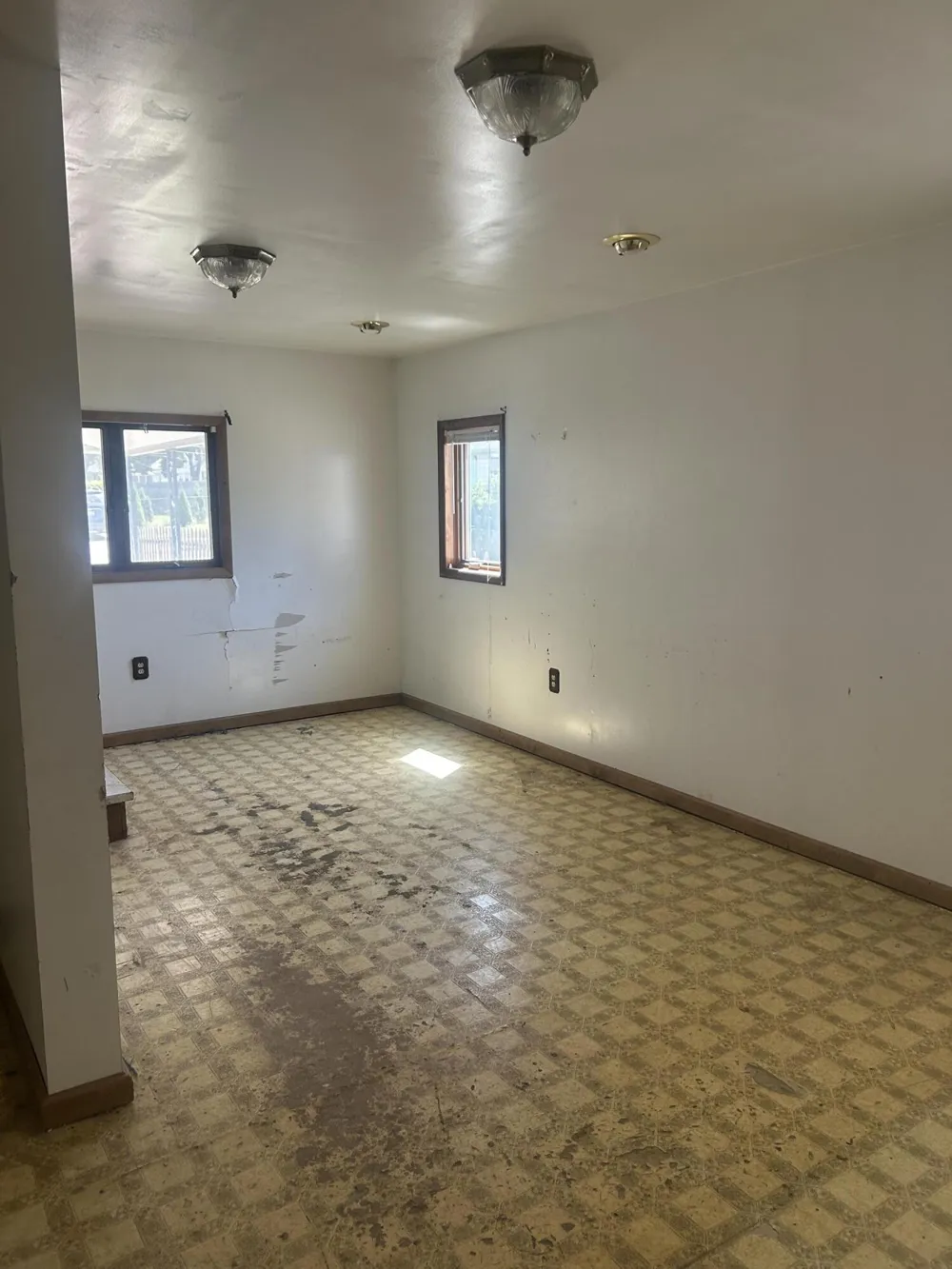 8105 Toepfer Warren, MI 48089
