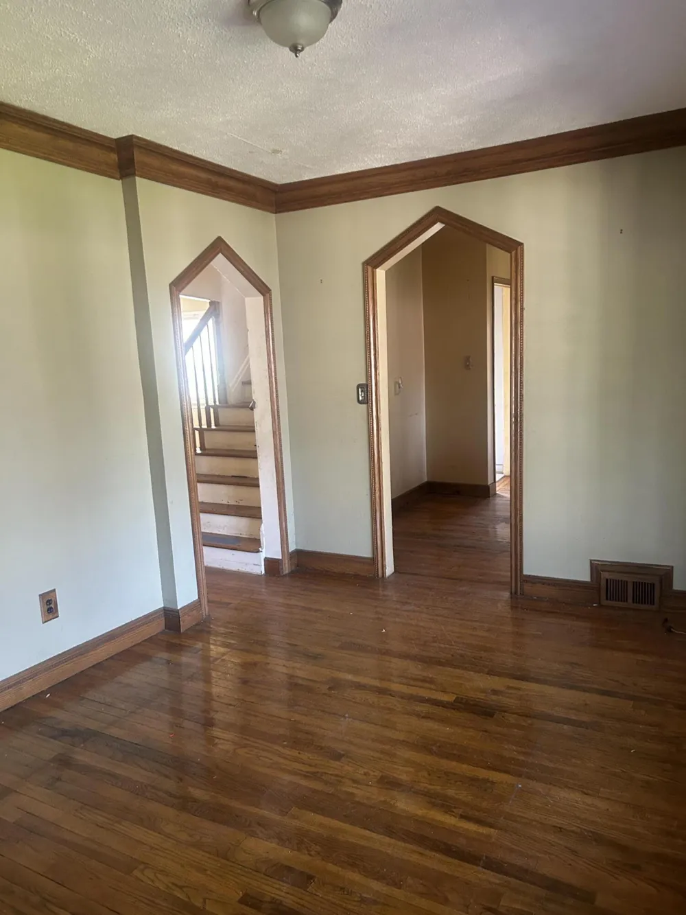 8105 Toepfer Warren, MI 48089