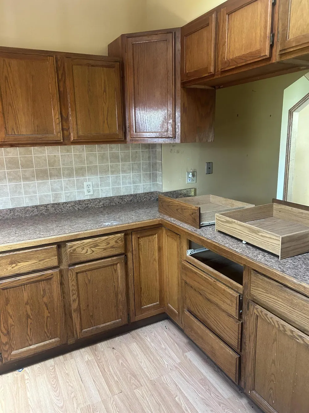 8105 Toepfer Warren, MI 48089