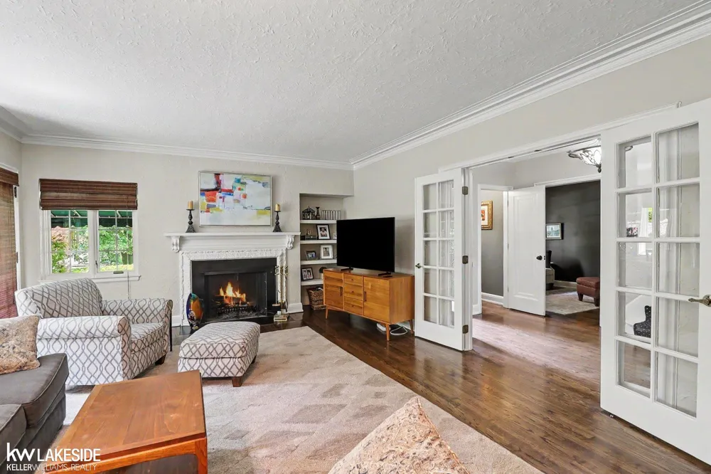 286 Rivard Boulevard Grosse Pointe City, MI 48230