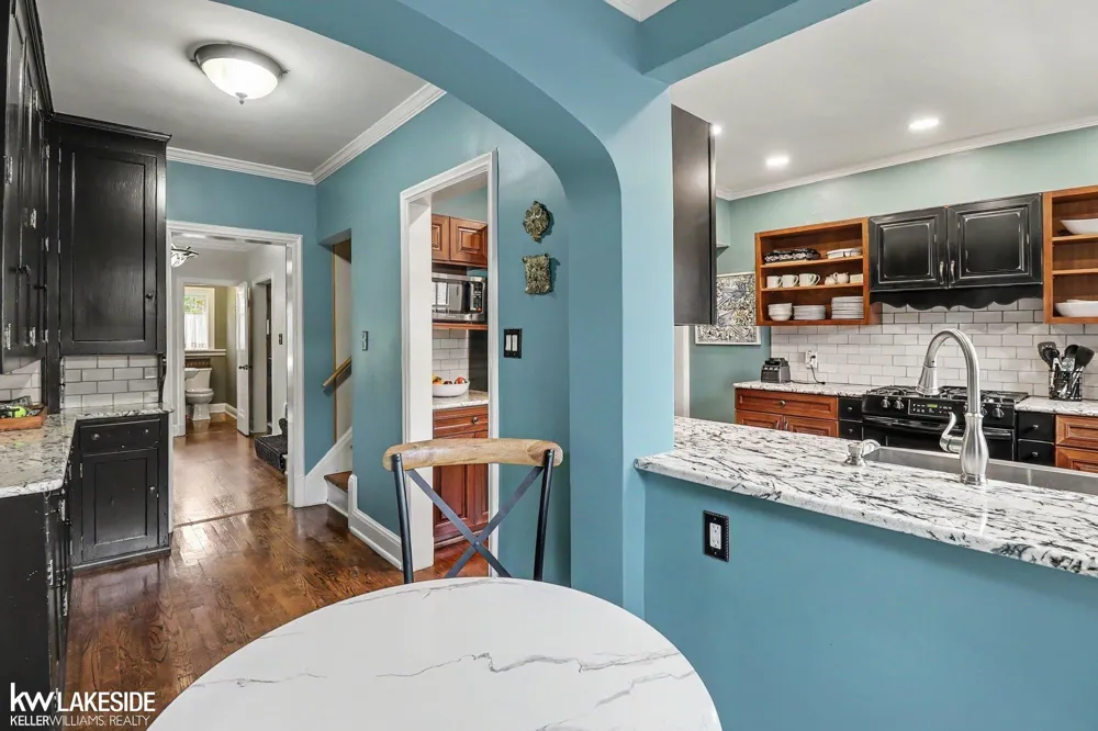 286 Rivard Boulevard Grosse Pointe City, MI 48230